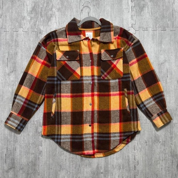 Fornia Jackets & Blazers - FORNIA Plaid Oversized Heavy Weight Button‎ Up Shacket Women's Small